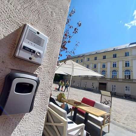 Peaceful Studio On Rynok Square 利沃夫 外观 照片