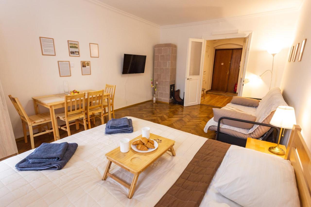Peaceful Studio On Rynok Square 利沃夫 外观 照片