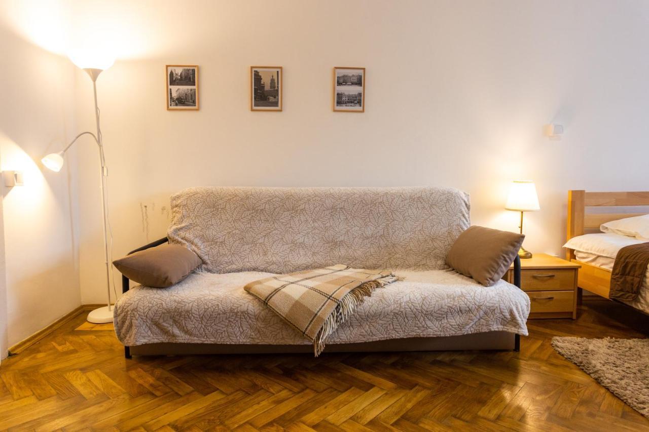 Peaceful Studio On Rynok Square 利沃夫 外观 照片