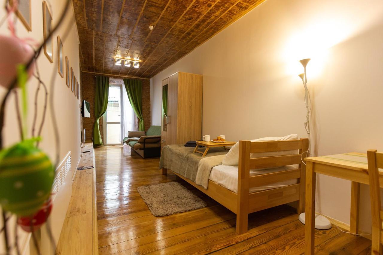 Peaceful Studio On Rynok Square 利沃夫 外观 照片