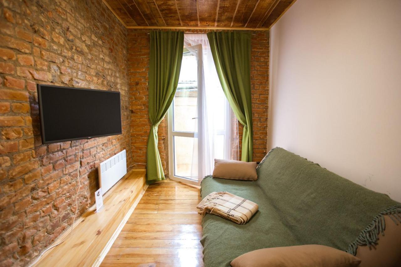 Peaceful Studio On Rynok Square 利沃夫 外观 照片